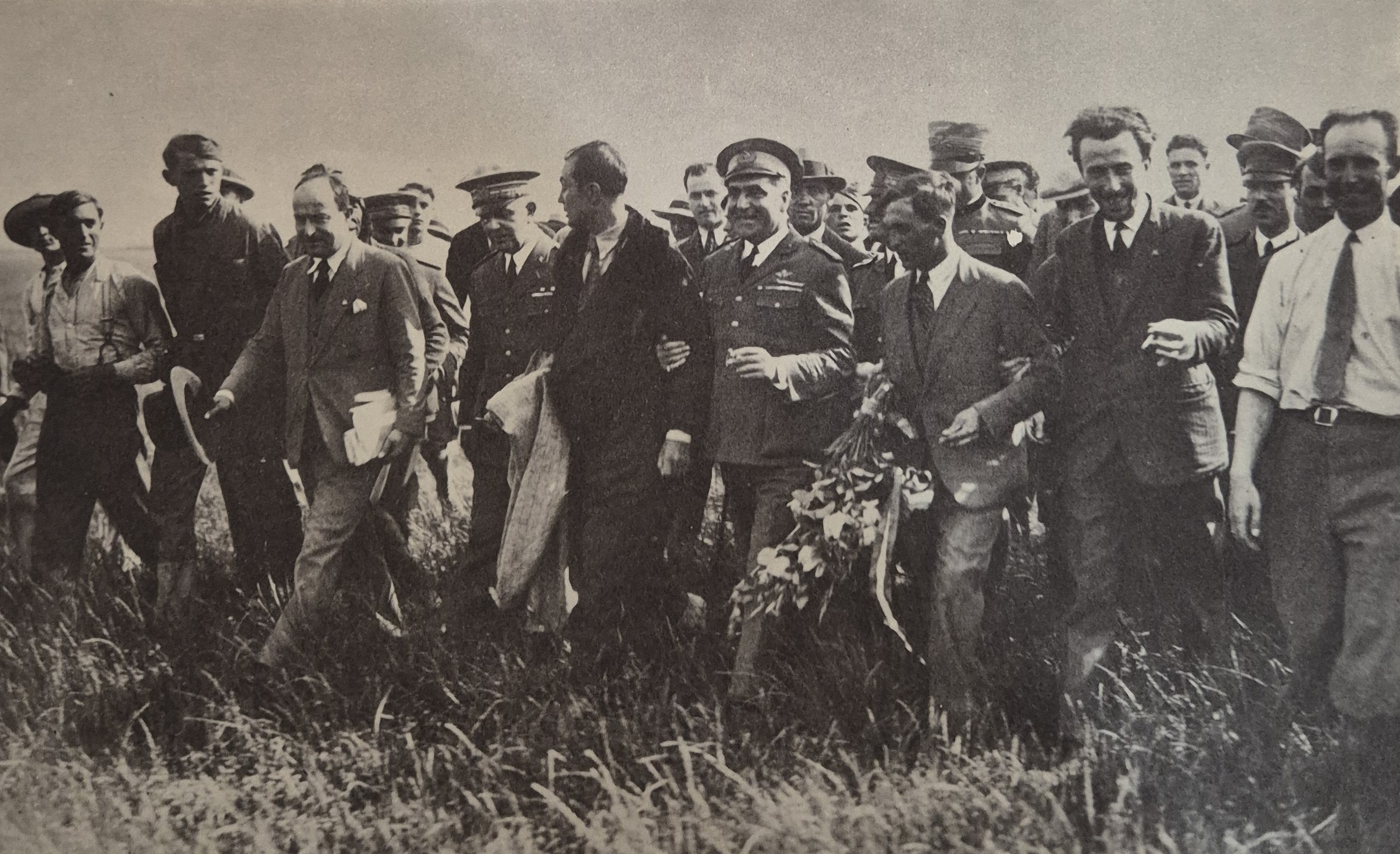Idrovolante della S.A. Navigazione Aerea di Genova e aviatori Ferrarin e Del Prete dopo il record mondiale di volo del 1928.